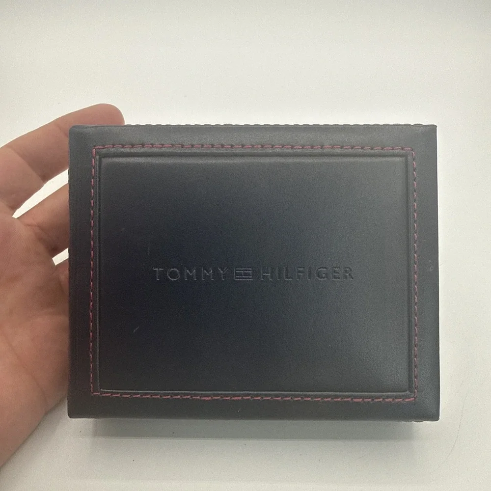 New Tommy Hifiger Men's Leather Wallet Black RFID Protection Slim 8 Card Slots